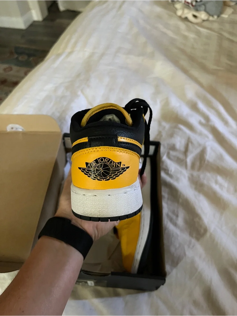 Nike Air Jordan 1 Low Grade School